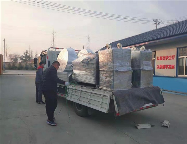 夾層鍋,，真空包裝機(jī),，料車。晾肉推車發(fā)往安徽